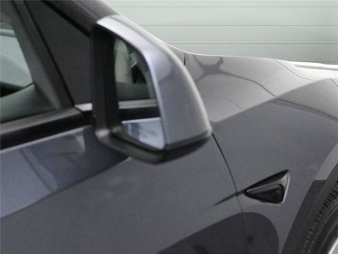 Used 2023 Tesla Model Y Long Range image 14