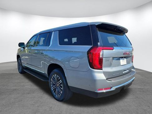 Used 2025 GMC Yukon XL Elevation w/ Elevation Premium Package image 5