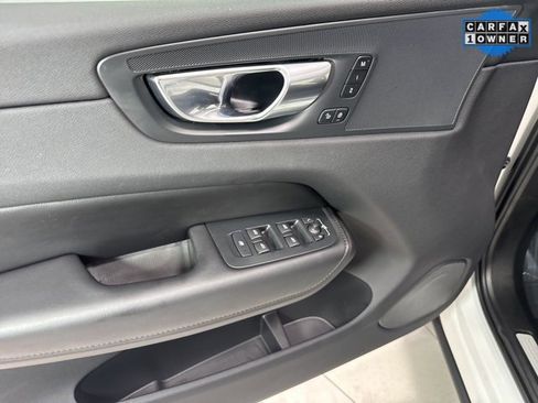 Used 2025 Volvo XC60 B5 Core image 10