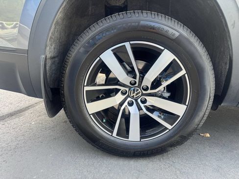 Used 2021 Volkswagen Atlas SE image 19