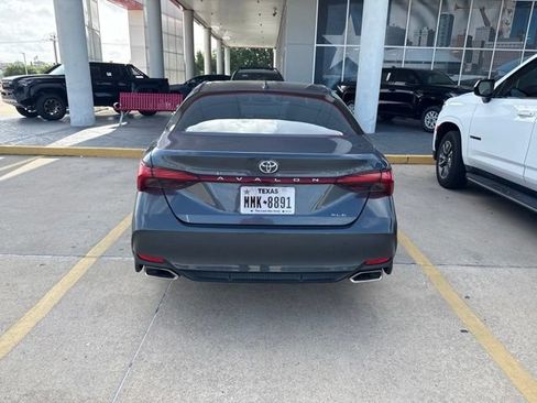 Used 2019 Toyota Avalon XLE w/ Moonroof Package FWD image 7