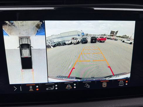 Used 2025 GMC Sierra 2500 AT4 AWD/4WD image 19