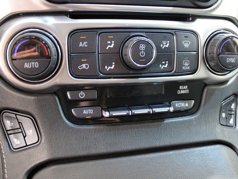 Used 2018 Chevrolet Tahoe Premier AWD/4WD image 39