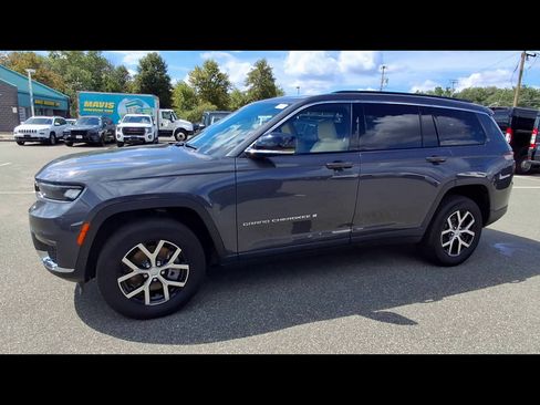 Used 2025 Jeep Grand Cherokee L Limited AWD/4WD image 4