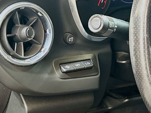 Used 2019 Chevrolet Camaro SS RWD image 8