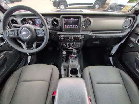Used 2023 Jeep Wrangler Unlimited Sport AWD/4WD image 15