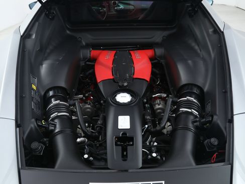 Used 2021 Ferrari F8 Tributo RWD image 31