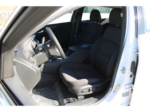 Used 2024 Chevrolet Malibu LT image 11