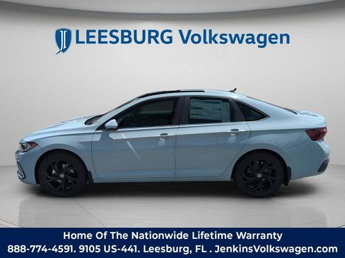 New 2026 Volkswagen Jetta SE FWD image 11