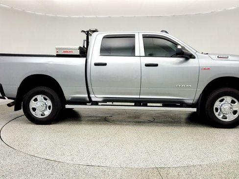 Used 2022 RAM 2500 Tradesman w/ Chrome Appearance Group AWD/4WD image 4