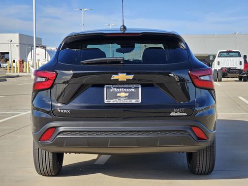 New 2026 Chevrolet Trax LS image 8