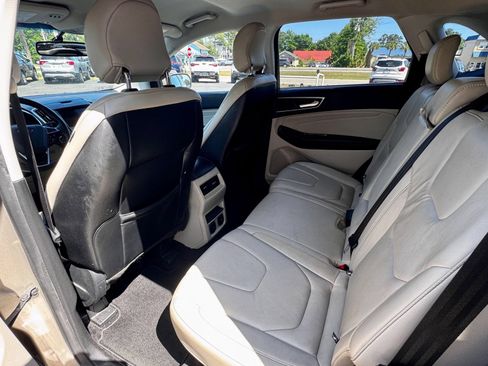Used 2017 Ford Edge Titanium w/ Technology Package AWD/4WD image 14