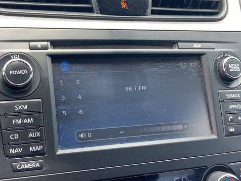 Used 2017 Nissan Altima 2.5 SV w/ Convenience Package FWD image 9