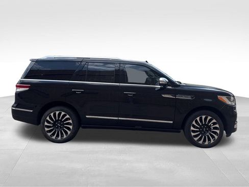 Used 2023 Lincoln Navigator Black Label AWD/4WD image 8