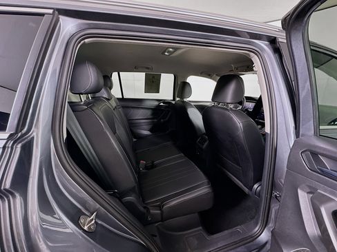 Used 2024 Volkswagen Tiguan SE image 31