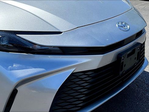 Used 2025 Toyota Camry LE AWD/4WD image 32