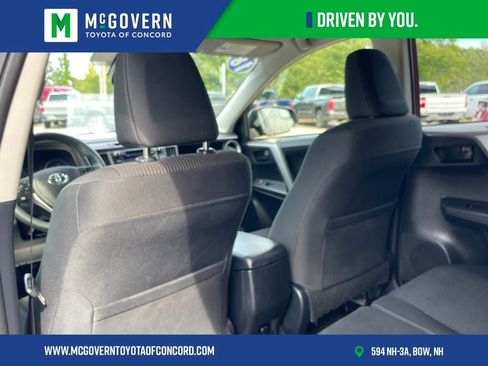 Used 2018 Toyota RAV4 LE w/ All Weather Liner Package AWD/4WD image 19