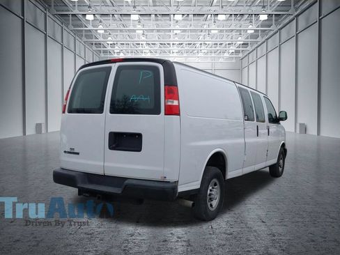 Used 2019 Chevrolet Express 3500 Extended w/ Driver Convenience Package RWD image 7