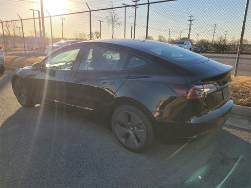 Used 2023 Tesla Model 3 Standard Range image 5