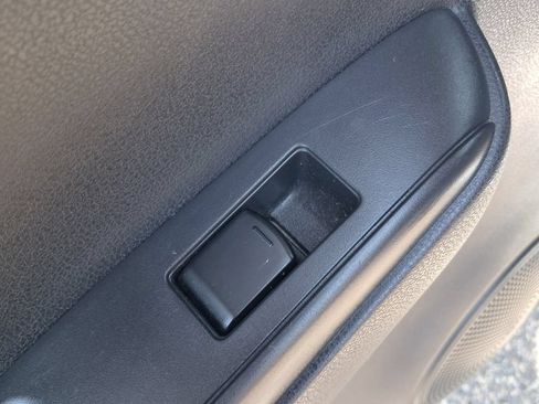 Used 2016 Nissan Versa Note SV FWD image 13