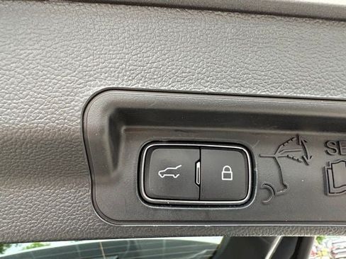 Used 2023 Ford Explorer XLT w/ Equipment Group 202A AWD/4WD image 16