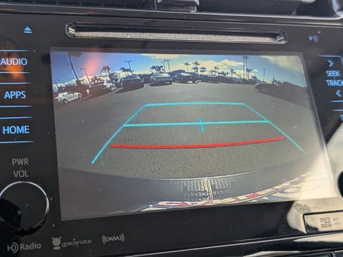 Used 2016 Toyota Prius Three Touring w/ Preferred Accessory Package image 6