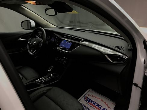 Used 2023 Buick Encore GX Essence w/ Experience Buick Package FWD image 24