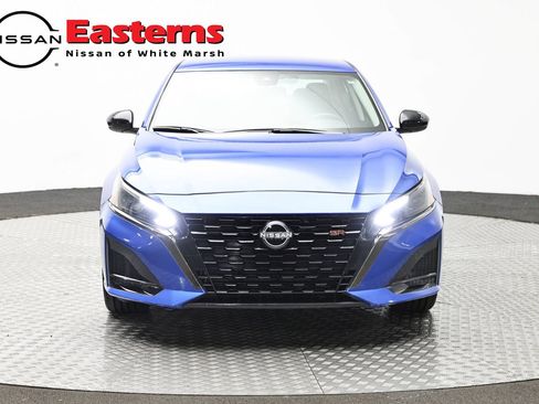 Used 2025 Nissan Altima 2.5 SR FWD image 2