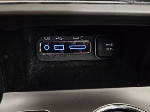 Used 2017 Jeep Grand Cherokee Overland w/ Jeep Active Safety Group image 20