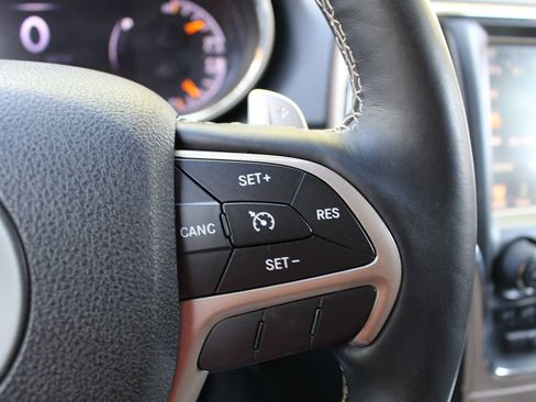 Used 2017 Jeep Grand Cherokee Limited image 23