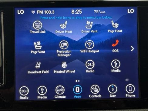 Used 2018 Chrysler Pacifica Limited w/ Tire & Wheel Group FWD image 27