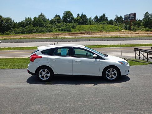 Used 2014 Ford Focus SE FWD image 6