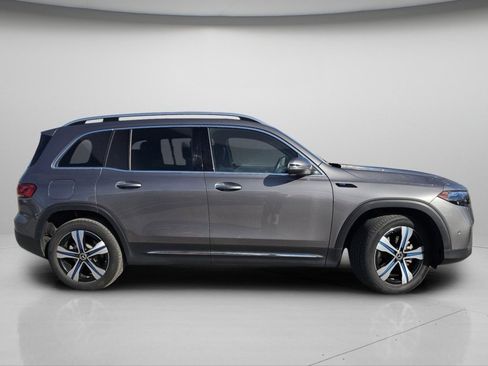 Used 2023 Mercedes-Benz EQB 300 4MATIC image 25