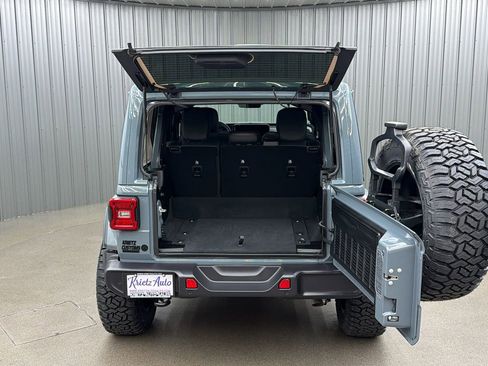 Used 2025 Jeep Wrangler Unlimited Sahara w/ Safety Group AWD/4WD image 17