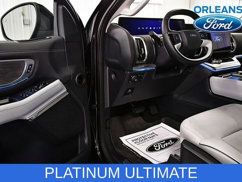 Used 2025 Ford Expedition Platinum w/ Platinum Ultimate Package AWD/4WD image 16