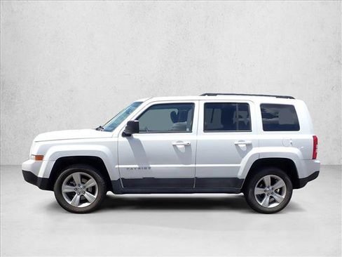 Used 2011 Jeep Patriot Latitude AWD/4WD image 7