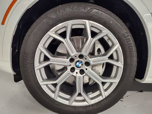 Used 2025 BMW X7 xDrive40i AWD/4WD image 12