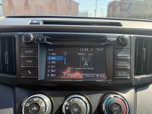 Used 2016 Toyota RAV4 LE image 10