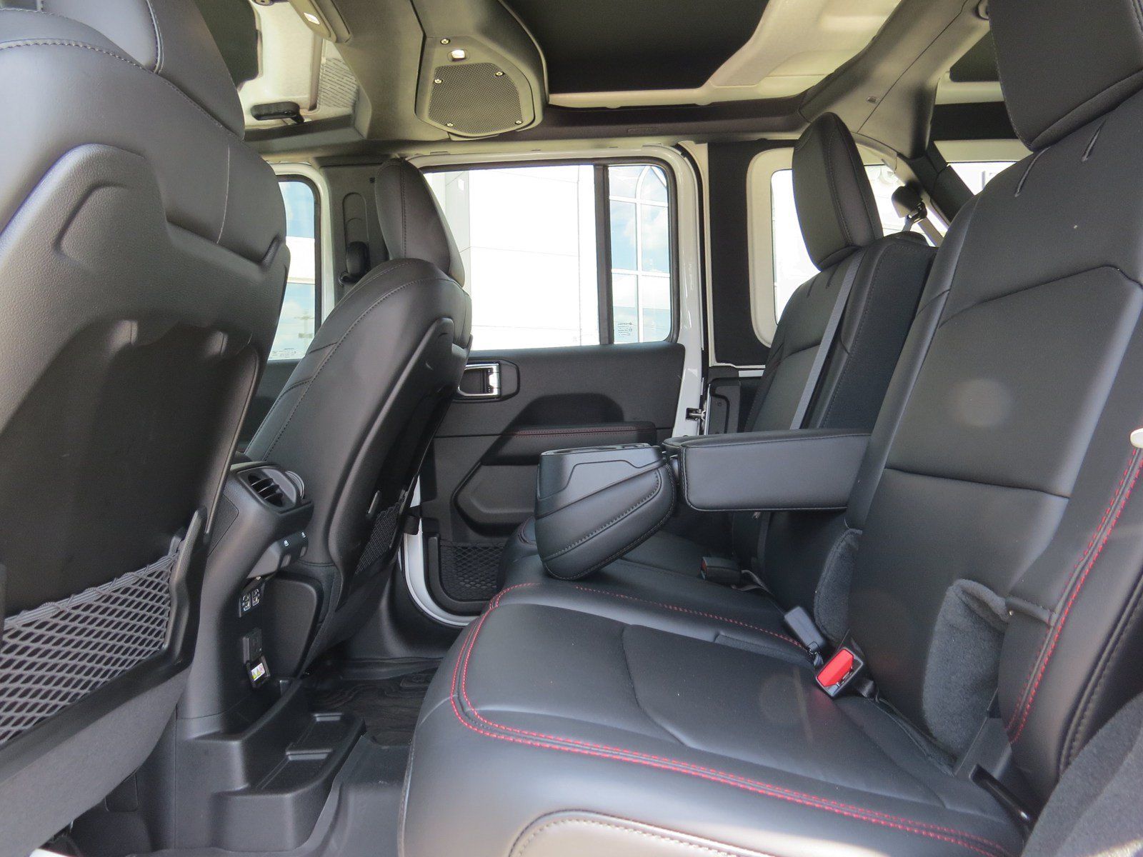 Used 2026 Jeep Wrangler Unlimited Rubicon AWD/4WD image 11