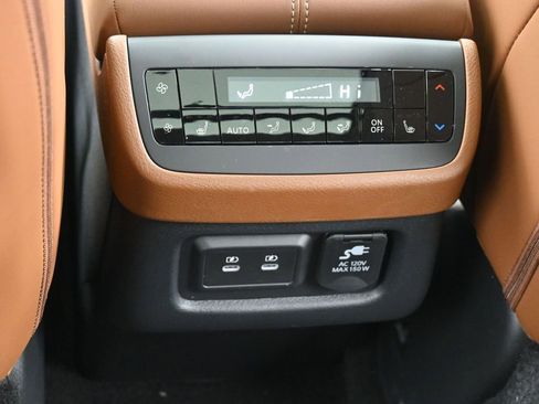 New 2026 Nissan Pathfinder Platinum AWD/4WD image 15