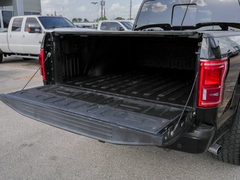 Used 2017 Ford F150 Lariat RWD image 11