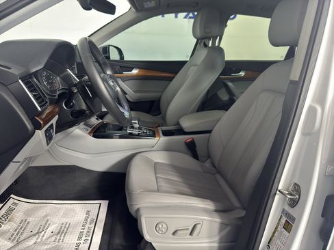 Used 2023 Audi Q5 2.0T Premium image 16