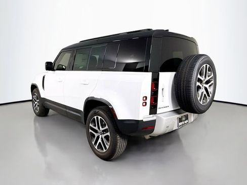 Used 2025 Land Rover Defender 110 S AWD/4WD image 7
