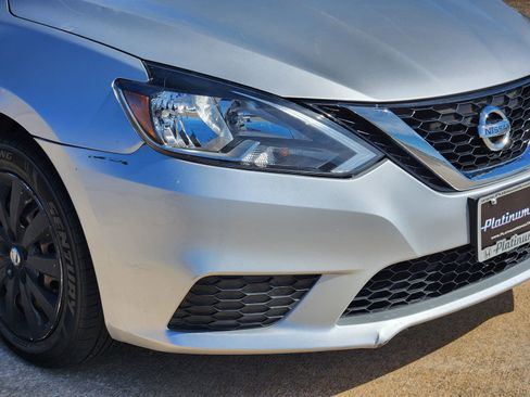 Used 2017 Nissan Sentra S image 11