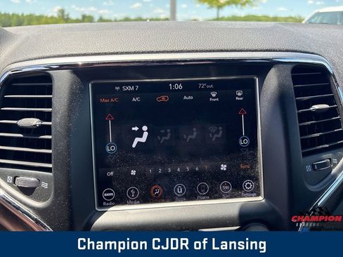 Used 2018 Jeep Grand Cherokee Laredo AWD/4WD image 23