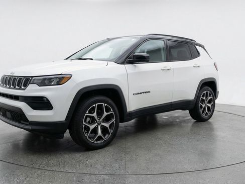 Used 2025 Jeep Compass Limited image 3