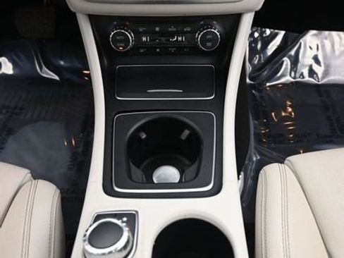 Used 2018 Mercedes-Benz CLA 250 image 15