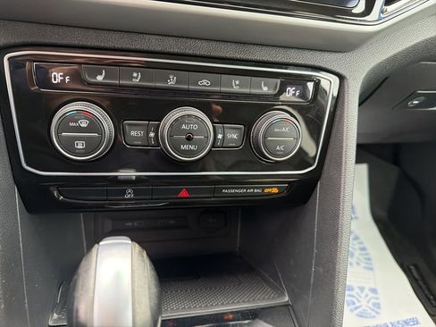 Used 2023 Volkswagen Atlas SEL Premium AWD/4WD image 24