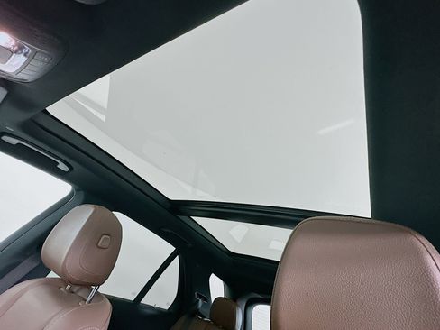 Used 2024 Mercedes-Benz GLE 350 4MATIC image 24