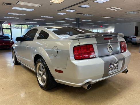 Used 2006 Ford Mustang GT image 4